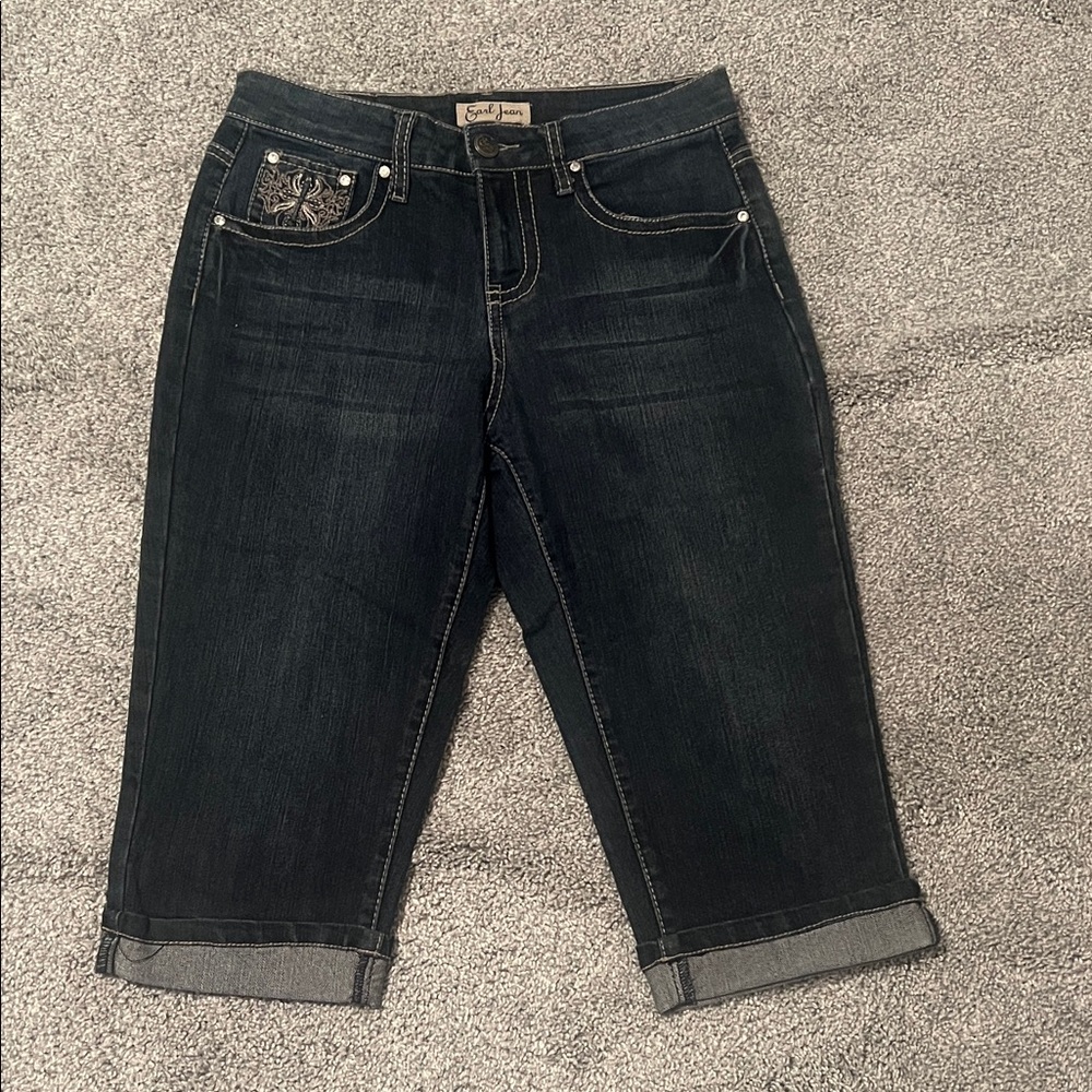 Dark Blue Cropped capris with Embroidery